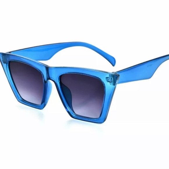 🚨Set of 2 Rectangular Women Sunglasses in Blue and Black - Picture 2 of 5